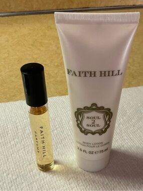 Faith Hill: “Soul 2 Soul ‘’ duo/set Body Lotion white tube & Parfume roll on.